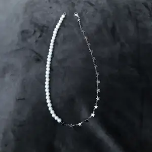 Kedjehalsband! Kostar 114kr (inkl frakt) 🥰 Kolla in min Instagram för mer smycken: @alvas.z (kedjan är rostfritt stål)