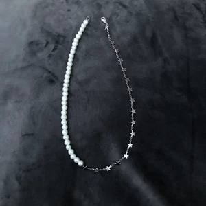 Halsband - Kedjehalsband! Kostar 114kr (inkl frakt) 🥰 Kolla in min Instagram för mer smycken: @alvas.z (kedjan är rostfritt stål)