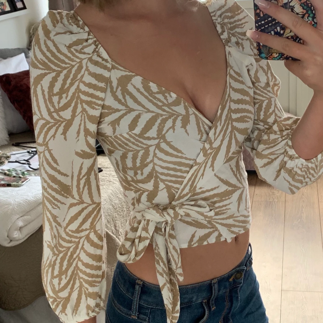 Vit topp med knytning  - 91