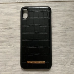 Ideal of Sweden skal  - Aldrig använt, passar IPhone XS Max