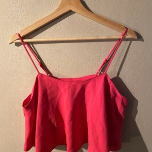 Rosa topp - Rosa topp från bikbok i stl.S helt oanvänd 