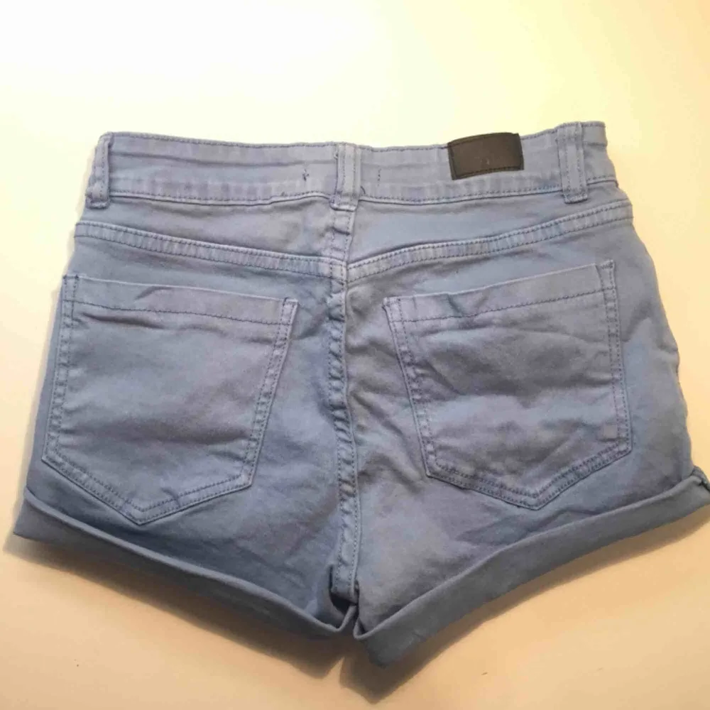 Ljusblå shorts från RedLabel. Säljer ett par likadana mörkare också. 🦋. Shorts.