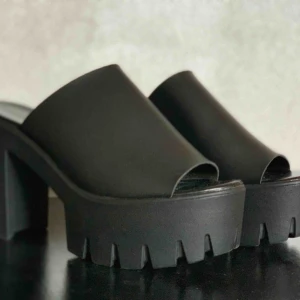  - Sjukt snygga platåklackar 🤤