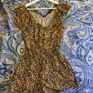  - One piece- shorts  Ny skick Från mango Xs