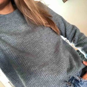  - Stickad tröja från hm