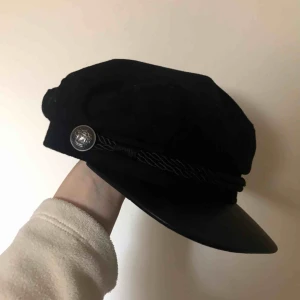  - Oanvänd ”seglar” keps. Betalning via swish innan paketet skickas och frakten (63kr) är inräknad i priset ❤️