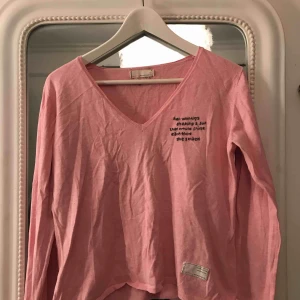  - Rosa tröja från  Odd Molly i storlek 2