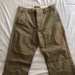  - Chinos från dockers i storlek 29-32 extra slim fit
