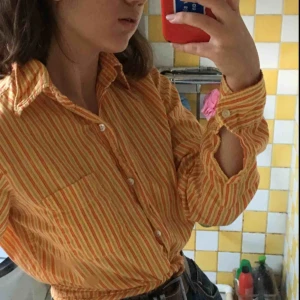  - UNIK retro randig skjorta!!!! Så. Skönt. Material. 