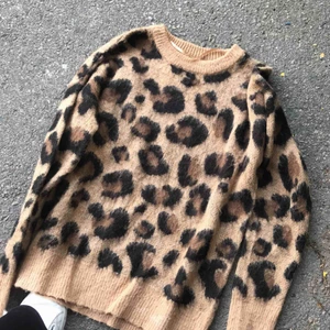  - 💙💙Skriv privat för mer info om plagget. Frakten är oftast 63kr med postkort skicka lätt men om det är mindre plagg=billigare. Är öppen för byte. Paketpris går att fixa!! Tveka inte att höra av er vid frågor!! 🥰🥰🥰