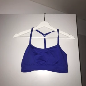 Sport-bh Blå - Blå sport-bh. Storlek XL.