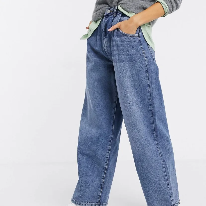 Jeans från märkets reclaimed vintage från asos. Oanvända endast provade. Slutsålda på asos. Säljer pågrund av fel storlek. Pris kan diskuteras vid snabb affär . Jeans & Byxor.