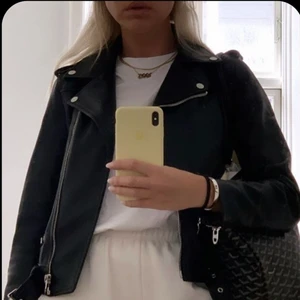 Skinnjacka  - Skinnjacka i stl S! Kontakta mig vid intresse :)