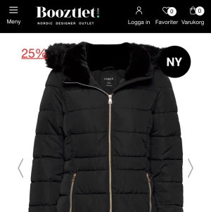 Vinterjacka  - Hej säljer nu min vinterjacka haft den i 2 år köpt på Lindex. Fin och varm jacka lång i modellen med stor luva. Köpte den för 600, buda från 450