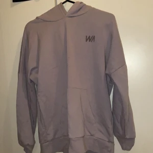 Pastel Hoodie - Från märket WA. Den är ostruken men du får den tvättat och struken om den köps! Nästan aldrig använd😘