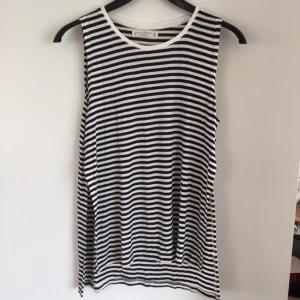  - Pull&Bear. Senast avhämtning den 16/7 pga flytt