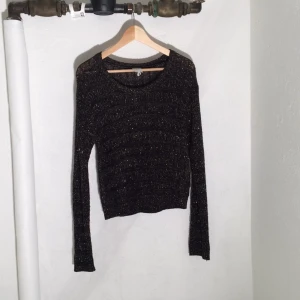  - ⭐️Stickad tröja från Monki
Strl M
Tar swish, kan mötas i Stockholms innerstad.
Köparen står för frakten.