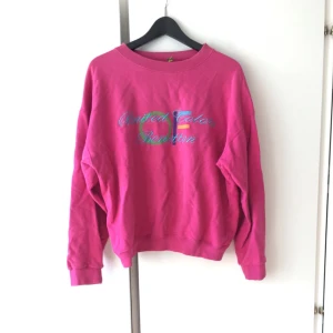  - Dunder snygg vintage jumper från second-hand. Bra skick! Köparen betalar frakten! Tar helst emot betalning via swish! 