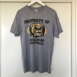  - Snygg retro tshirt köpt på Camden town i London🙌🏼✌🏼️ i jättefint skick! Unisex😙❣

Eventuell frakt betalas av köparen💕