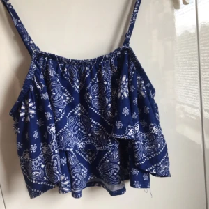  - Mörkblå magtröja, aldrig använd