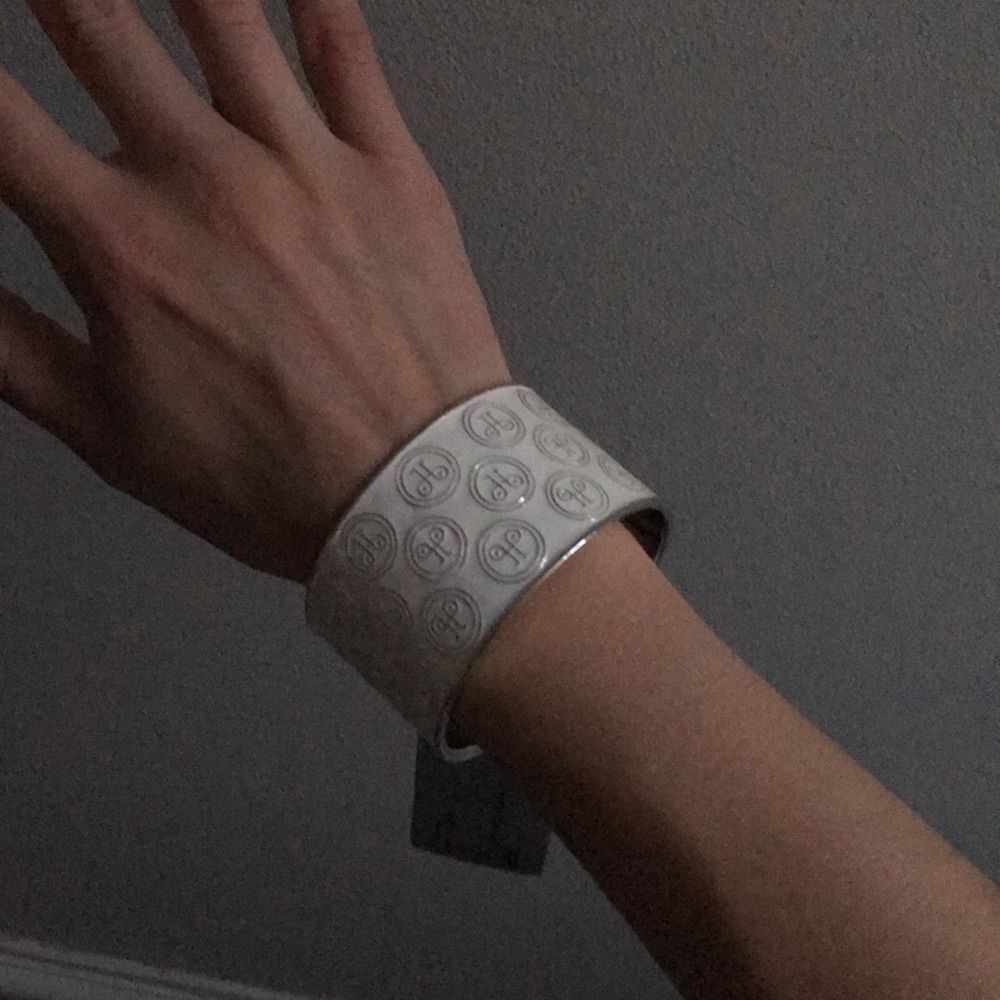 Brand new bracelet in from HOPE Stockholm/Sweden. 100% full metal brass. Color: silver/cream. Comes with all tags and box. New price 1500kr/180EUR. A. Accessoarer.