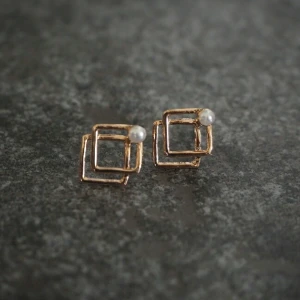  - nya örhängen /material : rodium, nickel