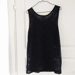  - Coolt nätlinne köpt på Beyond Retro! Passar nog de flesta. 50kr + frakt (eller mötas upp i Stockholm)