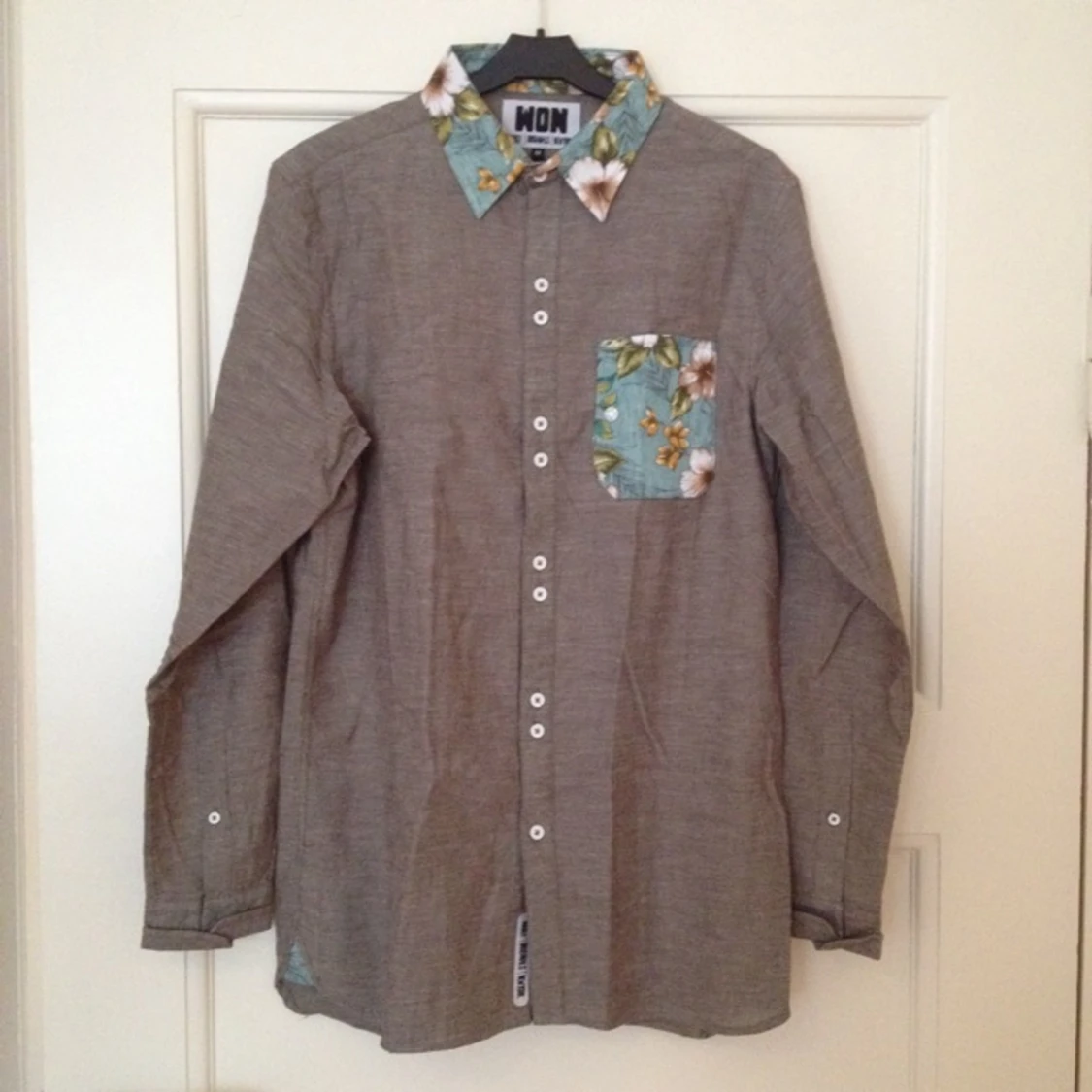 Wolf Originals New York. Blommig krage och ficka. - 1383572265