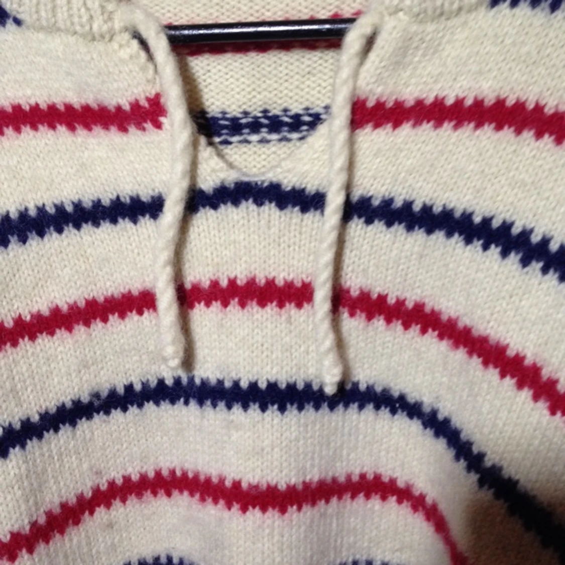 Superfin stickad tröja perfekt för vintertider