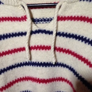 Superfin stickad tröja perfekt för vintertider - Superfin stickad tröja perfekt för vintertider