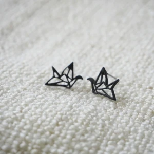  - nya örhängen (material:nickel, rodium)