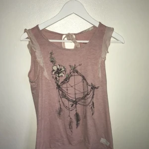  - Odd molly linne Testat en gång, men aldrig ”använt”  Nypris: runt 400/500 Betala via swisch (frakt ingår i priset) Säljer eftersom jag inte passar i det.