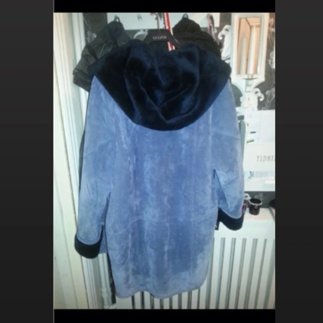 Mockajacka i märke Hpowoman. Pälsfodrad blå mocka. 