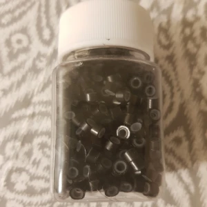  - Microringar 500 st.  Microringar används för att sätta fast löshår. 