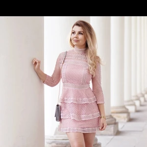  - Rosa klänning helt ny str xs