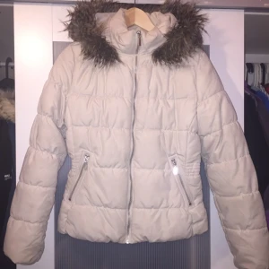  - Jacka från hm knappt använd :) 