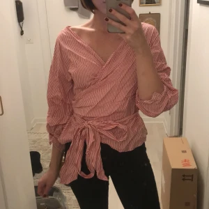 Blus - Som ny! Stl 36 