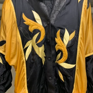 Vintage dress - Farmor köpte denna dress nån gång på 80-talet i Schweiz. 