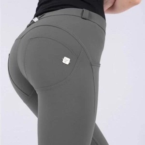 Regular Waist Emana Glasgrå  S - Helt nya! Tyvärr kunde jag inte ha dom för att dom va för små nypris 1299kr