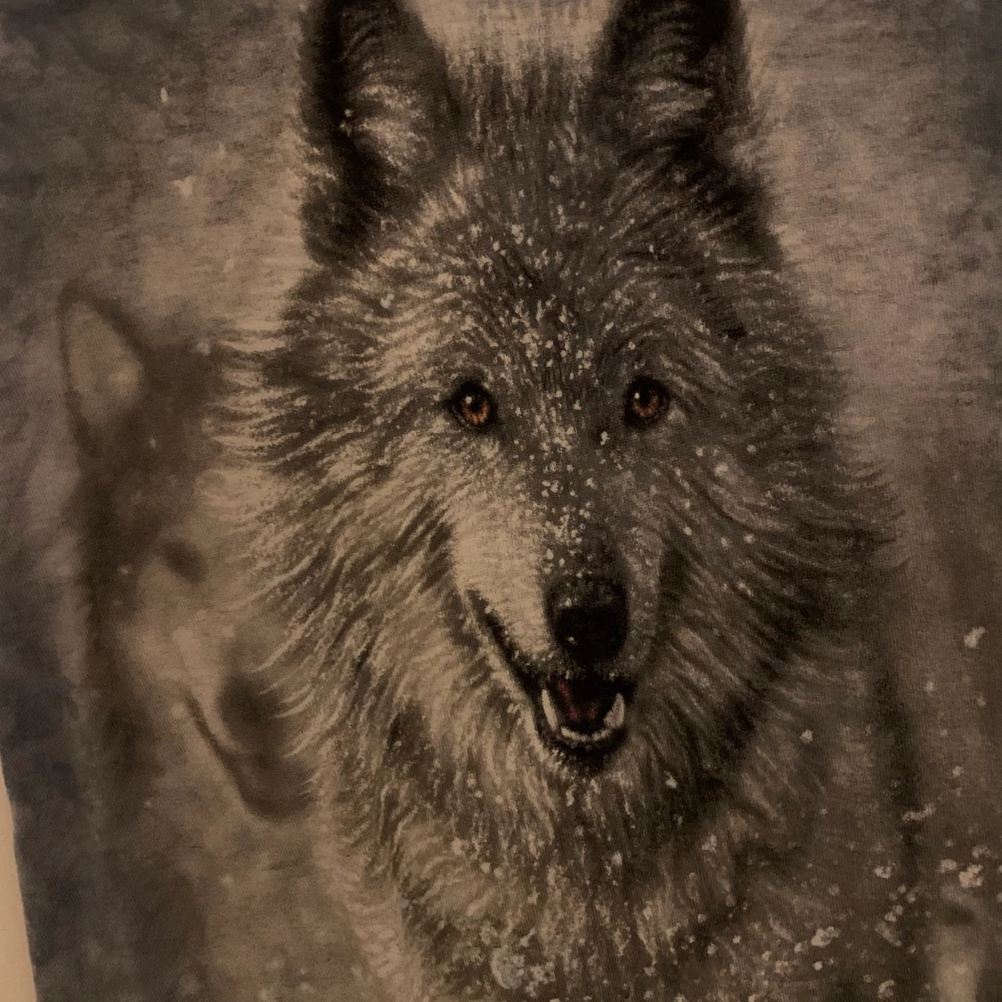 t-shirt med vargtryck - 90