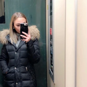 Rock and blue  - Säljer nu mon fina rock and blue då jag ska köpa ny jacka riktigt fint skick då jag bara använt den 1 vinter 