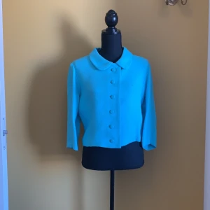 Turkos  - Tröja/jacka/blus köpt för 289kr säljer för 200kr! Den är aldrig använd ❤️