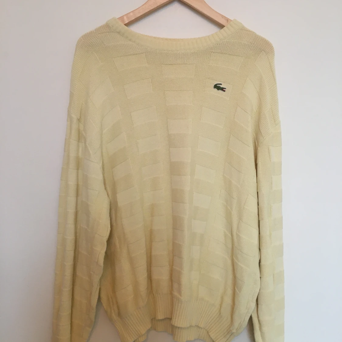 LJUSGUL 1980s LACOSTETRÖJA 💛