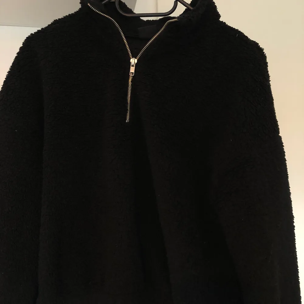 Liknande ull tröja från Gina tricot. Perfekt nu till hösten och vintern.. Tröjor & Koftor.