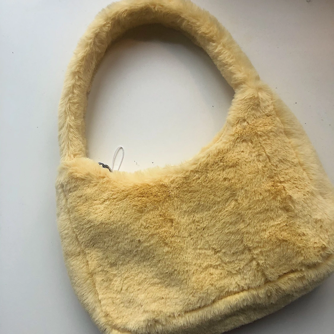 Gul fluffig väska💛 - 90