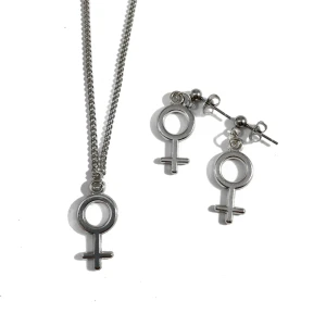 Halsband och armband kvinnotecken  - Nickelfria örhängen 70kr inklusive frakt!                                            Halsband med akryl smycken 80kr inklusive frakt! ✨.                                            