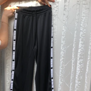 Popper pants - Hej! Säljer mina popper pants från madlady! Skriv för fler bilder:)🌸