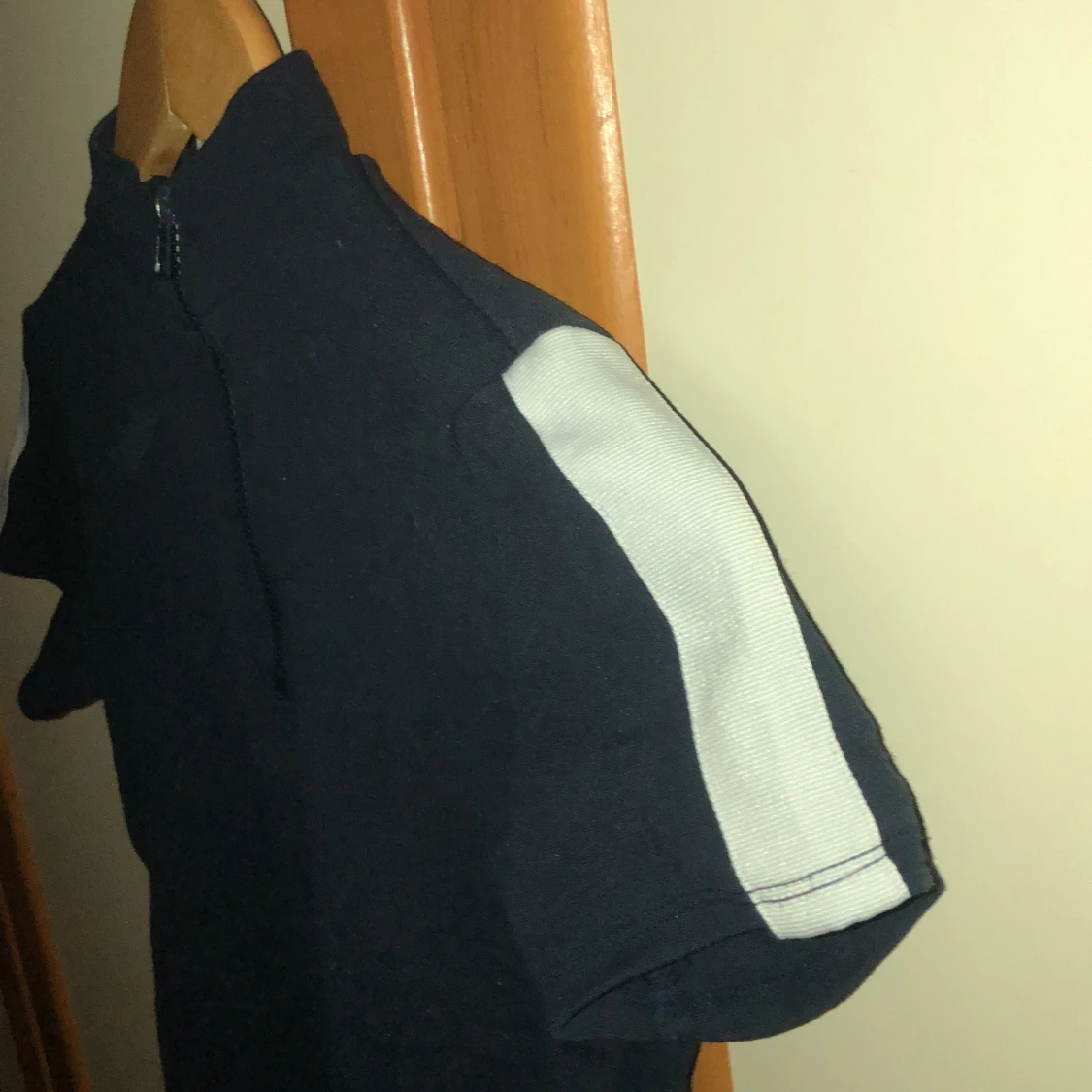 Mörkblå tröja - 91