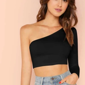 Ond shoulder tröja  - One shoulder tröja från shein i storlek S. Aldrig använd. Köparen står för frakten! 