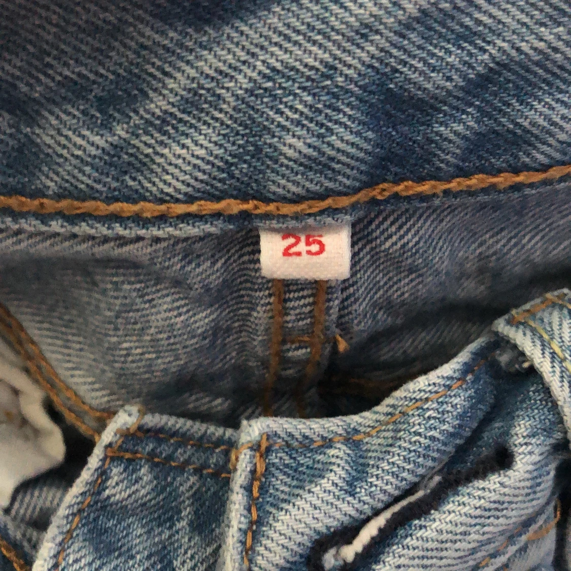 Distressed Levis Kjol - 91